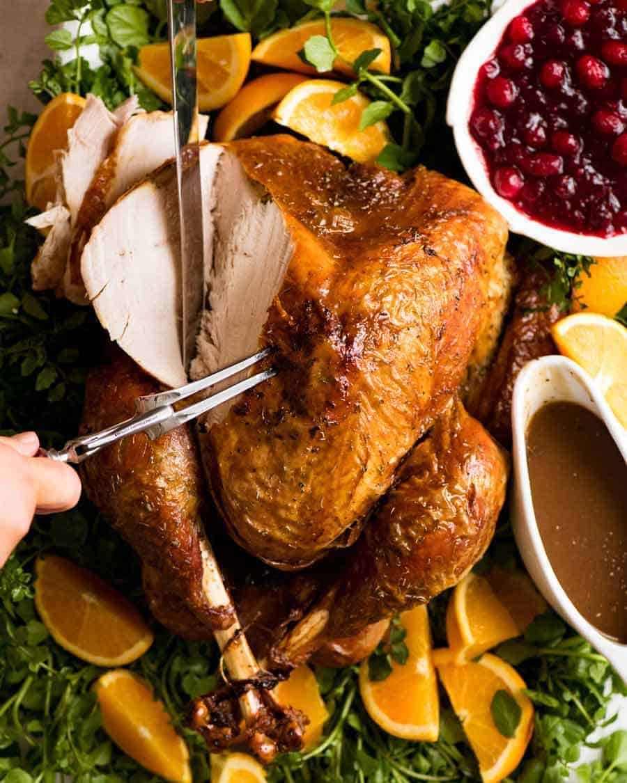 Foolproof Juicy Roast Turkey Recipe: Easy & Tender Results